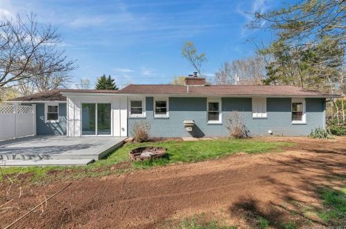 86 Woodland Dr, Northford CT  06472-1210 exterior