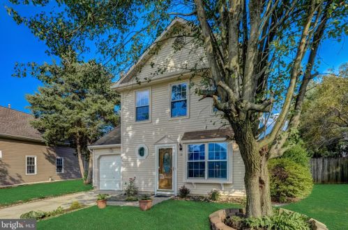 12 Fox Ln, Auburn, NJ 08085-1459
