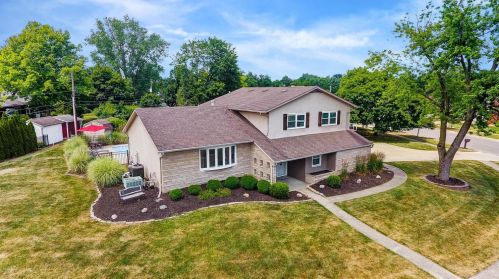 2566 Clark Dr, Darbydale, OH 43123-3535