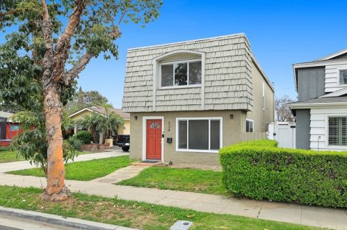 234 68th St, Long Beach, CA 90805-1212
