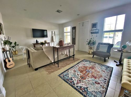 1418 147th Ter, Hollywood FL  33027-6187 exterior