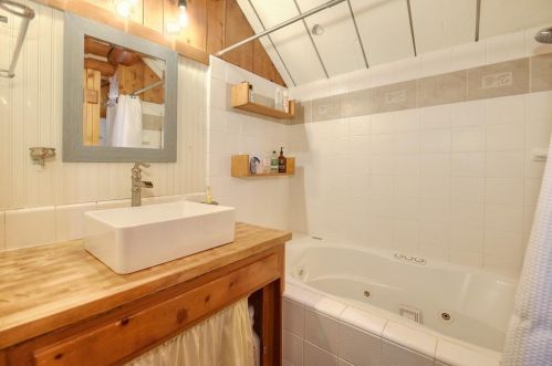 5739 Maywood Dr, Michigan Bluff CA  95631-9680 exterior