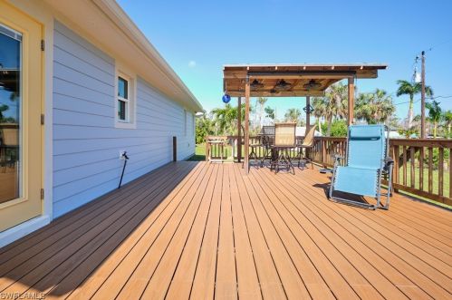 3633 Mango St, Saint James City FL  33956-2553 exterior