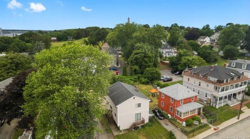 34 Allen St, Groton, CT 06340-3918