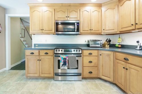 61 Carriage Dr, Waterbury CT  06708-3309 exterior