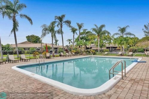 3650 36th Ave, Hollywood FL  33021-2543 exterior