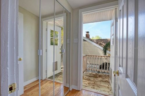 920 16 Ave, Saint Petersburg FL  33707-4113 exterior