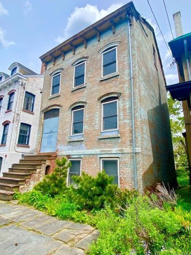 282 Liberty St, Newburgh NY  12550-4623 exterior