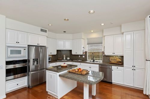 3745 Hollingsworth Rd, Altadena CA  91001-3857 exterior