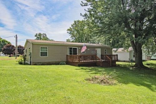 7601 Northcrest Ln, Claypool, IN 46510-9335