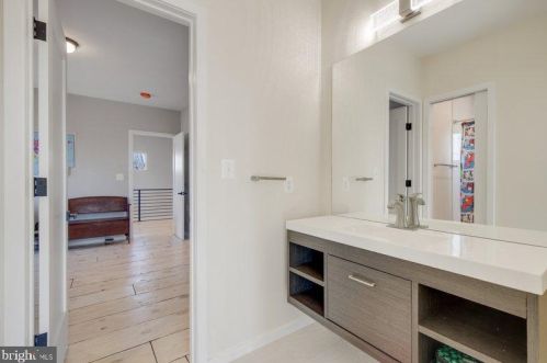 39744 Mount Gilead Rd, Leesburg VA 20175-6712 exterior