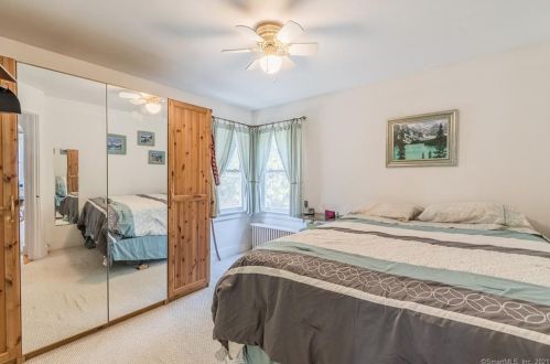 996 Hartford Tpke, Waterford CT  06385-4035 exterior