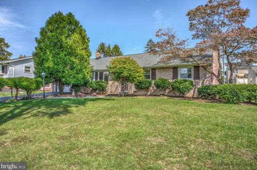 1053 Nissley Rd, Lancaster, PA 17601-1644
