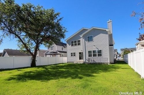 3355 Woodward Ave, North Wantagh, NY 11793-4030