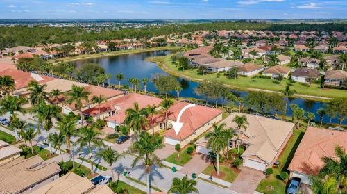 14322 Manchester Dr, Naples FL  34114-8626 exterior