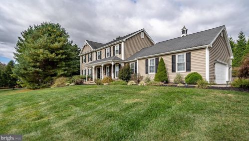 214 Whitestone Dr, Kennett Sq, PA 19348-1330