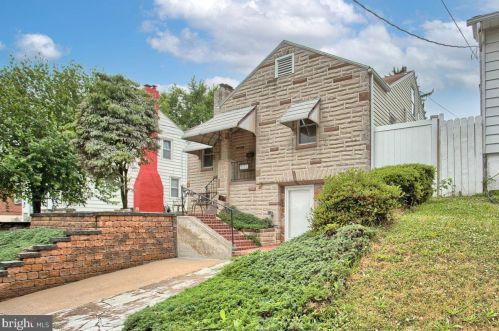 2220 Forster St, Harrisburg, PA 17103-1728