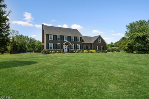 28 Kline Blvd, White House Station, NJ 08889-3669