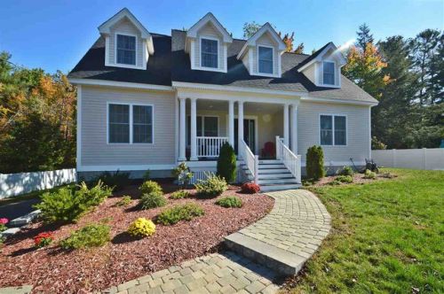 6 Scotland Ave, Salem, NH 03079-2210