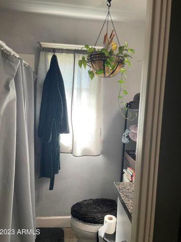 2941 19th Ave, Phoenix AZ  85015-6005 exterior