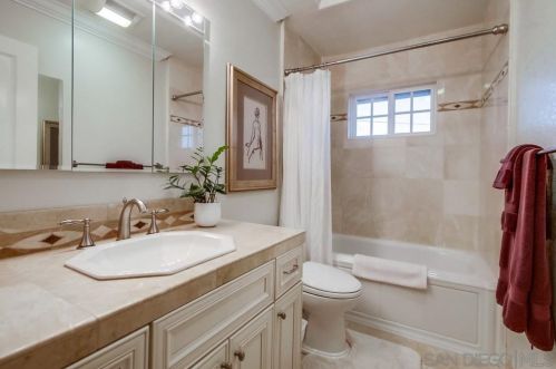 7060 Dennison St, San Diego CA 92122-2431 exterior