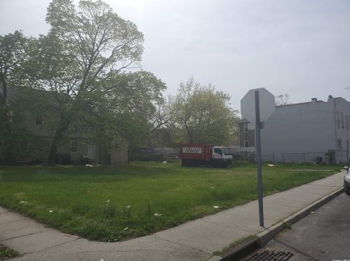 20 Madison Ave, Far Rockaway, NY 11096-2100