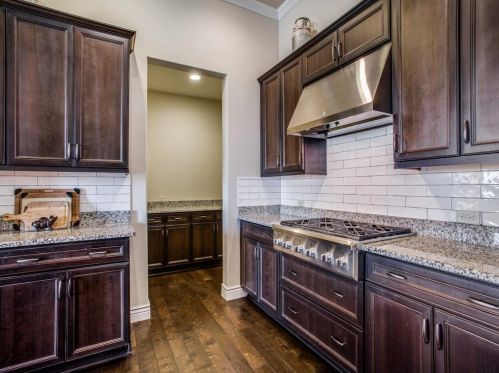 9624 Crestview Dr, Denton TX  76207-6771 exterior