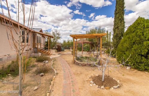 6143 Van Ark Rd, Tucson, AZ 85743-9381