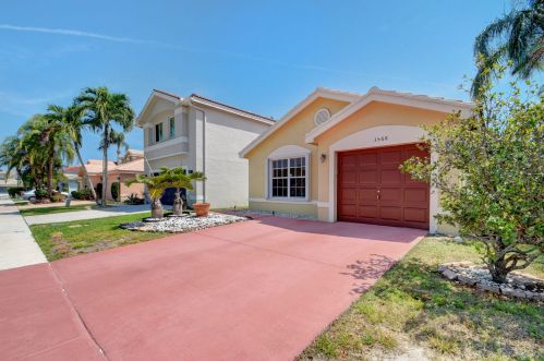 3568 Chesapeake Cir, Boynton Beach, FL 33436-8561
