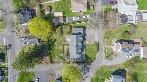 17 Wild Rose Pl, Waterford CT  06385-2328 exterior