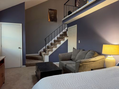 39 Bluestone Dr, Nashua NH  03060-6824 exterior