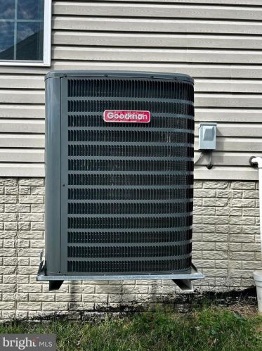 148 Killian Ln, Charles Town WV  25414-4939 exterior