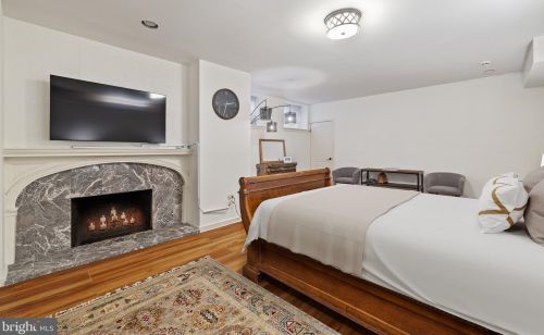 251 22nd St, Philadelphia PA  19103-5565 exterior