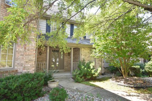 10011 Miller Ct, Thiensville, WI 53092-6180