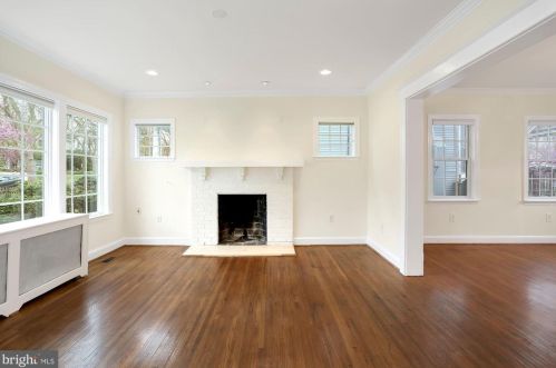 4124 Fessenden St, Washington DC  20016-4227 exterior