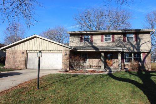 12620 Verona Dr, Waukesha, WI 53151-4641