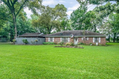 395 County Road 6768, Mont Belvieu TX  77535 exterior