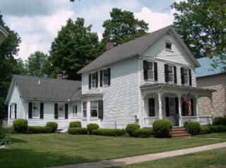 14 Delaware St, Cooperstown, NY 13326-1210