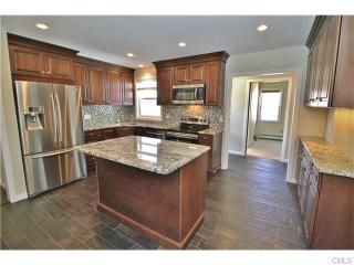 26 Burbank Ave, Stratford, CT 06614-3126