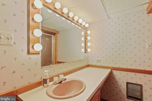 41 Blossom Ln, Schuylkill Haven PA  17972-1808 exterior