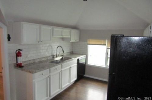 114 Harborview Ave, Bridgeport, CT 06605-3456