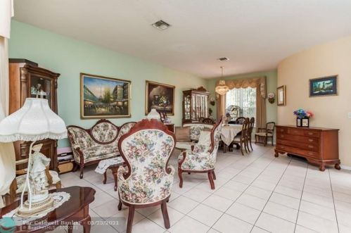 15041 18th St, Hollywood, FL 33027-4334