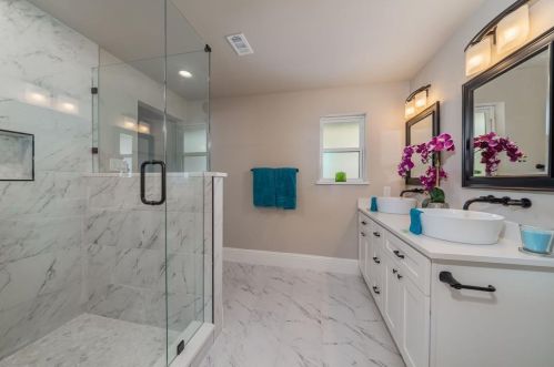 721 James Dr, Richardson TX  75080-6028 exterior