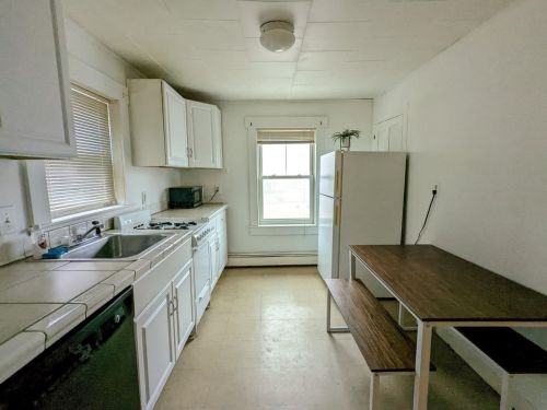 8 Chesterfield Rd, Hinsdale NH  03451-2215 exterior