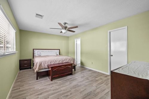 2611 Cloverfield Ct, Pearland TX  77584-8631 exterior