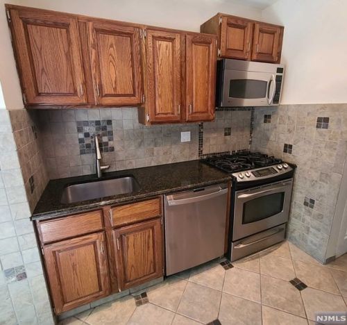 54 Hackensack Ave, Ridgefield Park NJ  07660-1328 exterior