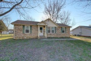 576 Caskey Dr, Clarksville, TN 37042-3883