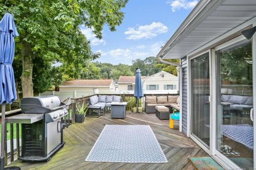 56 Windsong Ln, Milford CT  06460-5945 exterior