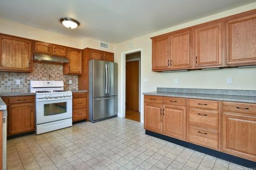 276 5th Ave, New Rochelle NY  10801 exterior