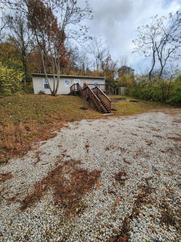 910 Kyles Ln, Covington, KY 41017-8123
